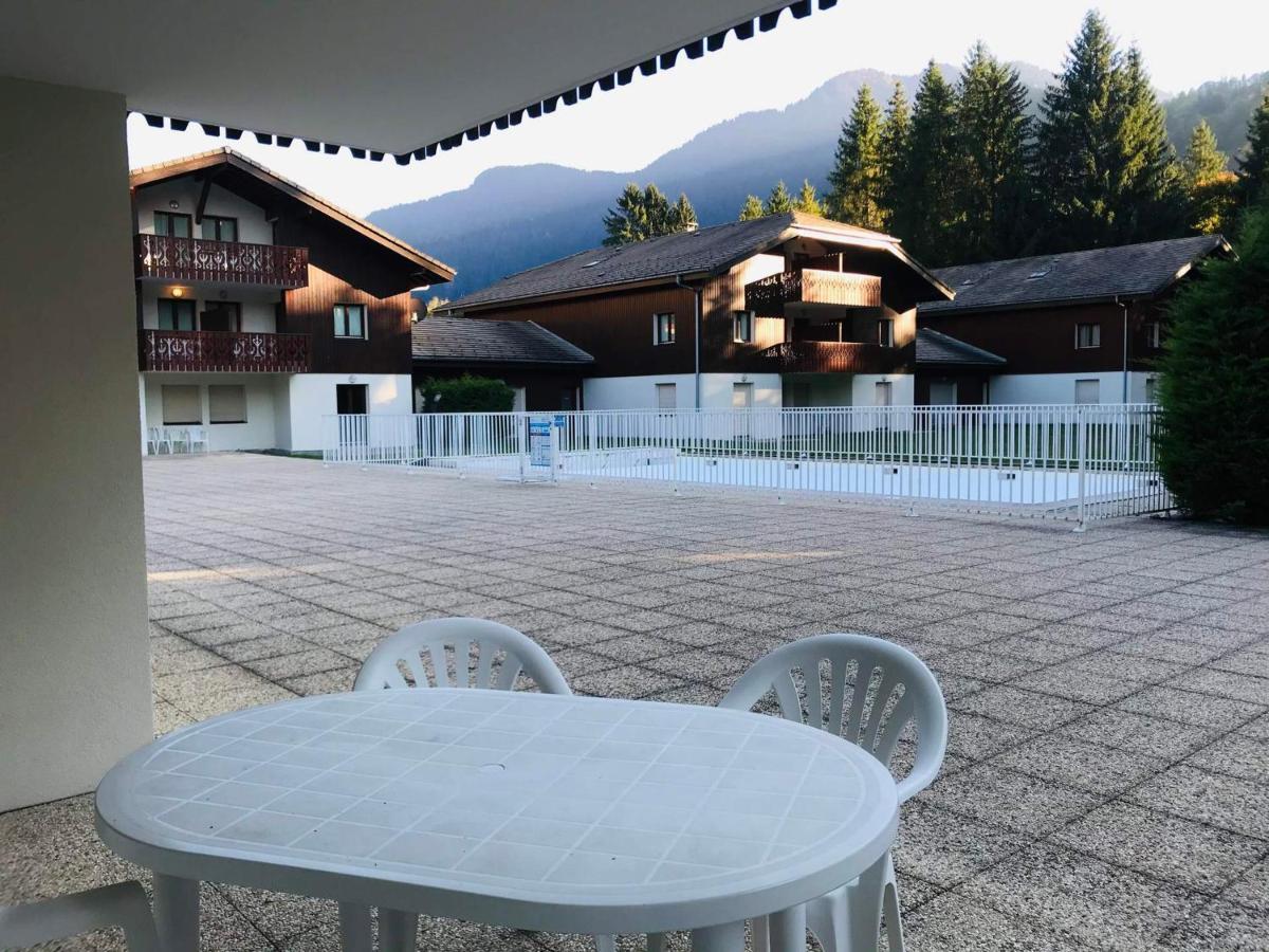 Appartement Confortable Avec Piscines, Terrasse Et Parking A Samoens - Fr-1-629-100 Eksteriør billede